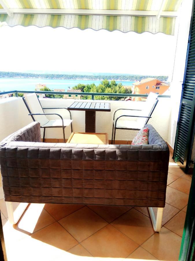 Apartment Apoksiomen Barbat na Rabu Exterior photo